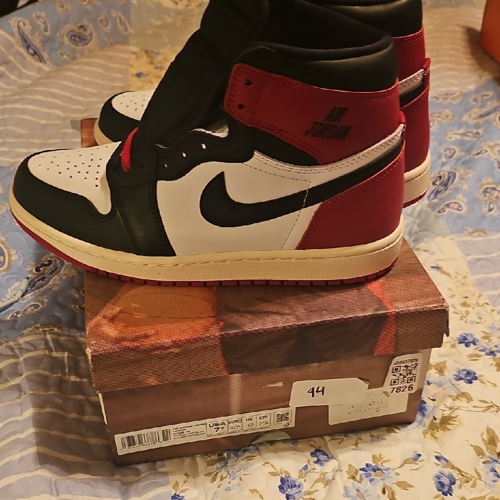 Nike Air Jordan 1 Retro High Black White Red,Comes With Both Red And Black Laces - Picture 3 of 8